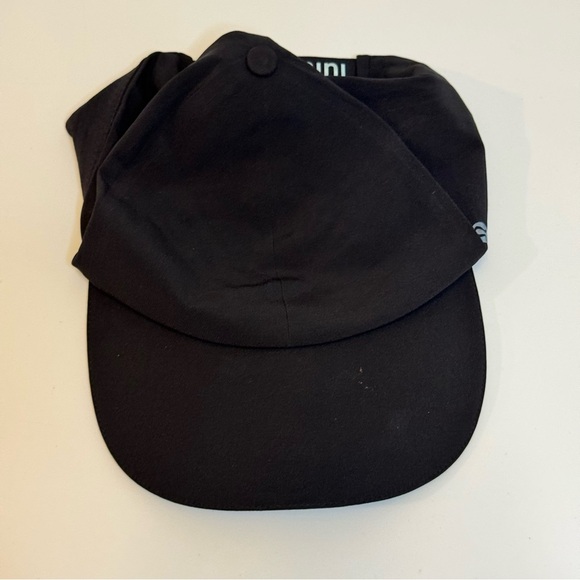 Lululemon Black Cap with Logo Detail - Picture 1 of 2